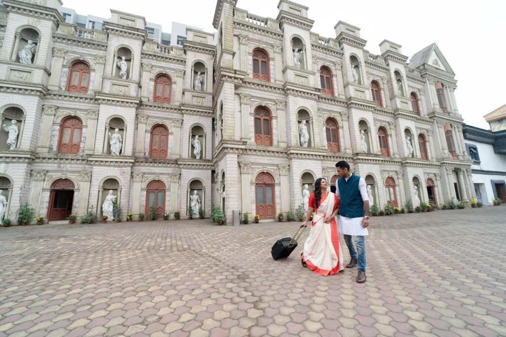 Aristro Club Hotel Calcutta Buitenkant foto