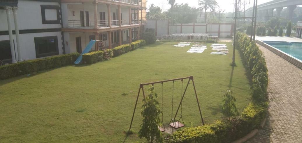 Aristro Club Hotel Calcutta Buitenkant foto