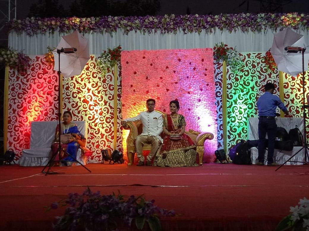 Aristro Club Hotel Calcutta Buitenkant foto