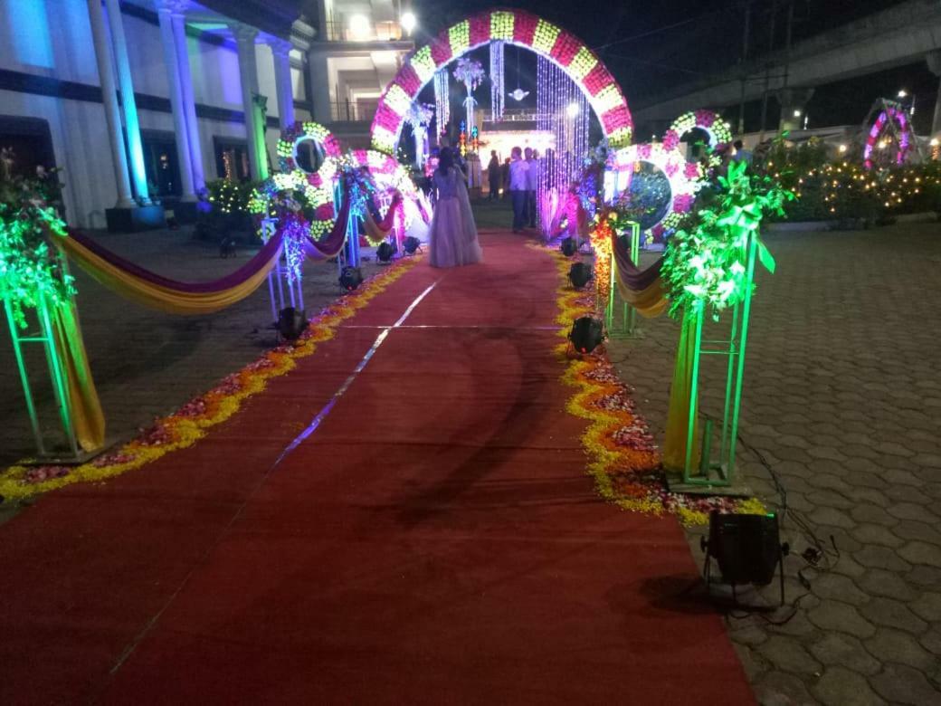 Aristro Club Hotel Calcutta Buitenkant foto