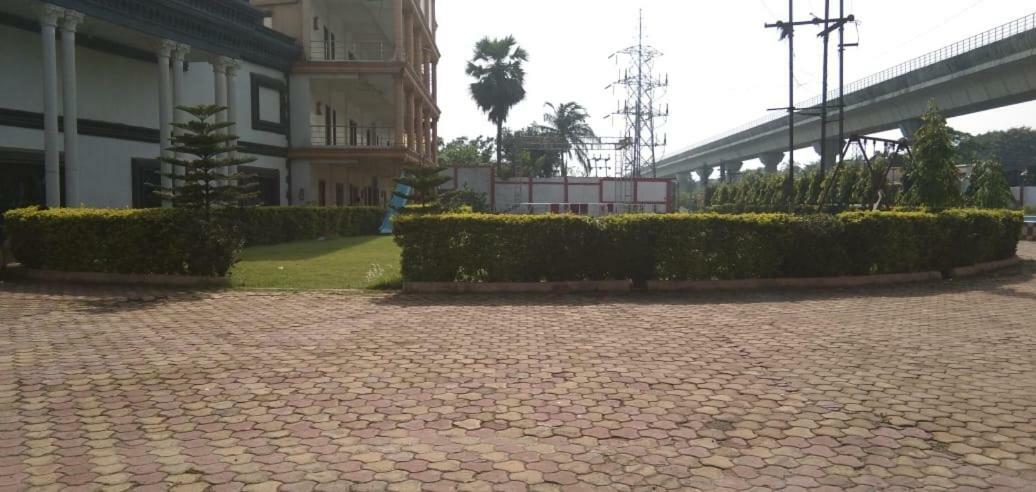 Aristro Club Hotel Calcutta Buitenkant foto