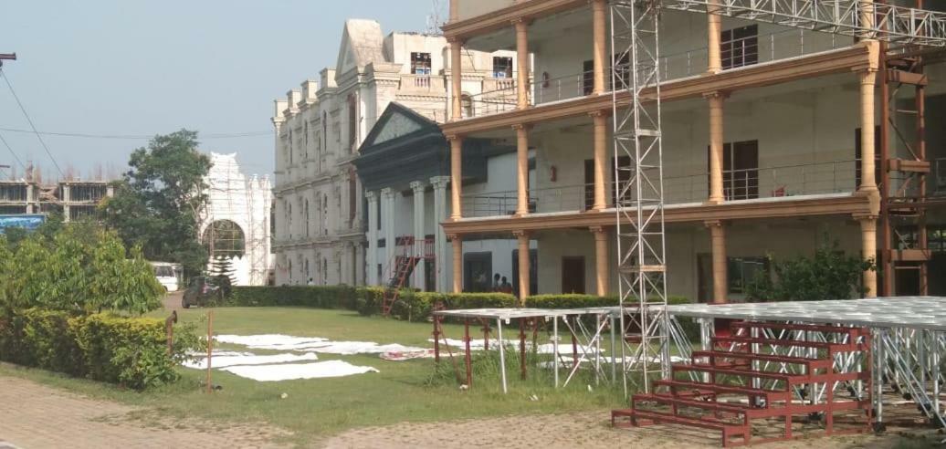Aristro Club Hotel Calcutta Buitenkant foto