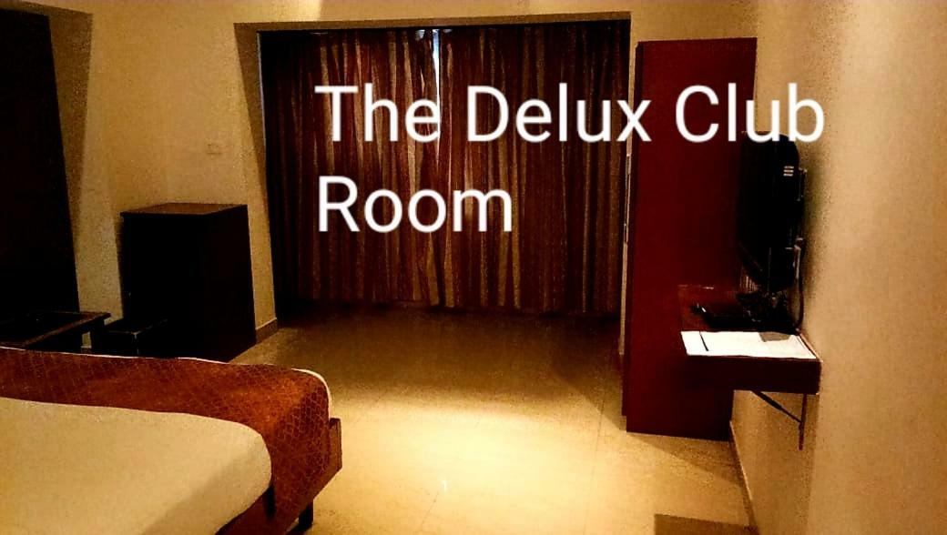 Aristro Club Hotel Calcutta Buitenkant foto