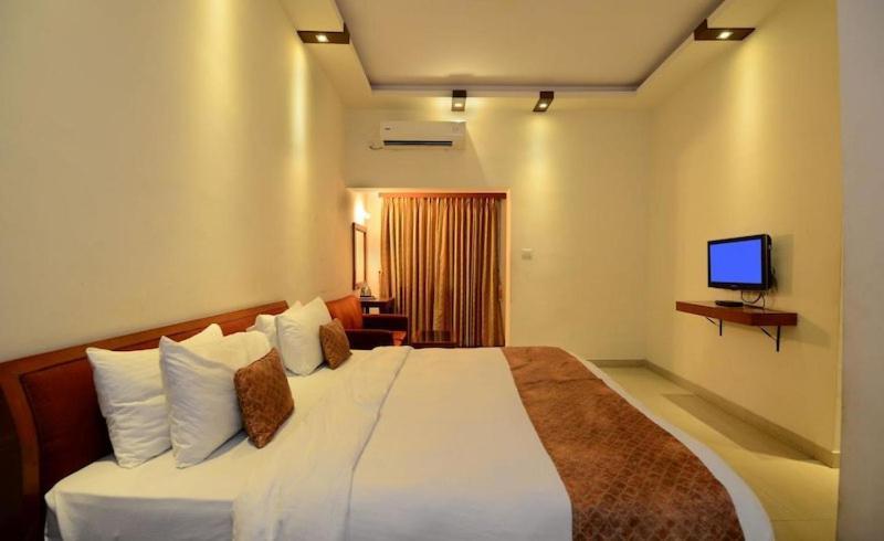 Aristro Club Hotel Calcutta Buitenkant foto